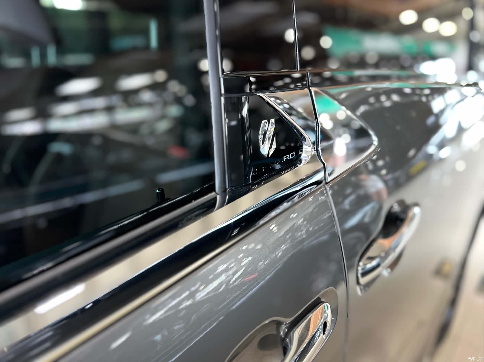 Toyota Alphard, 2023 7