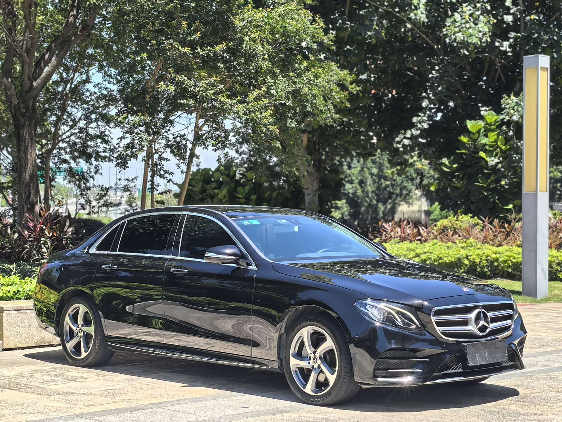 Mercedes-Benz E-Class, 2019 3