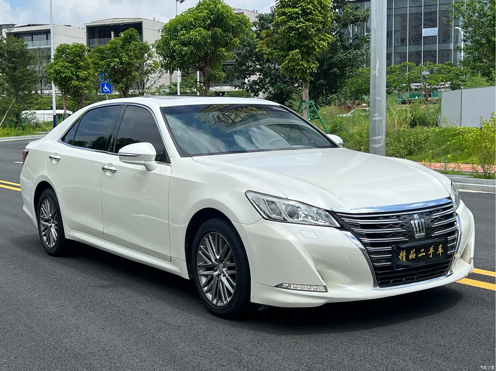 Toyota Crown, 2017 3