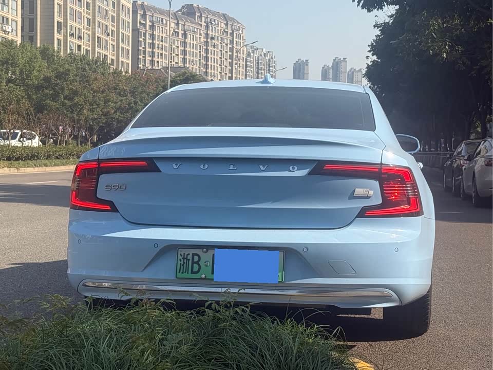 Volvo S90