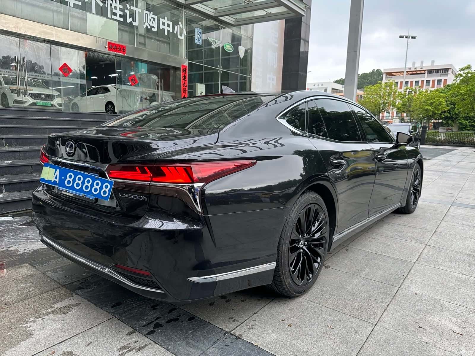 Lexus LS, 2019 7