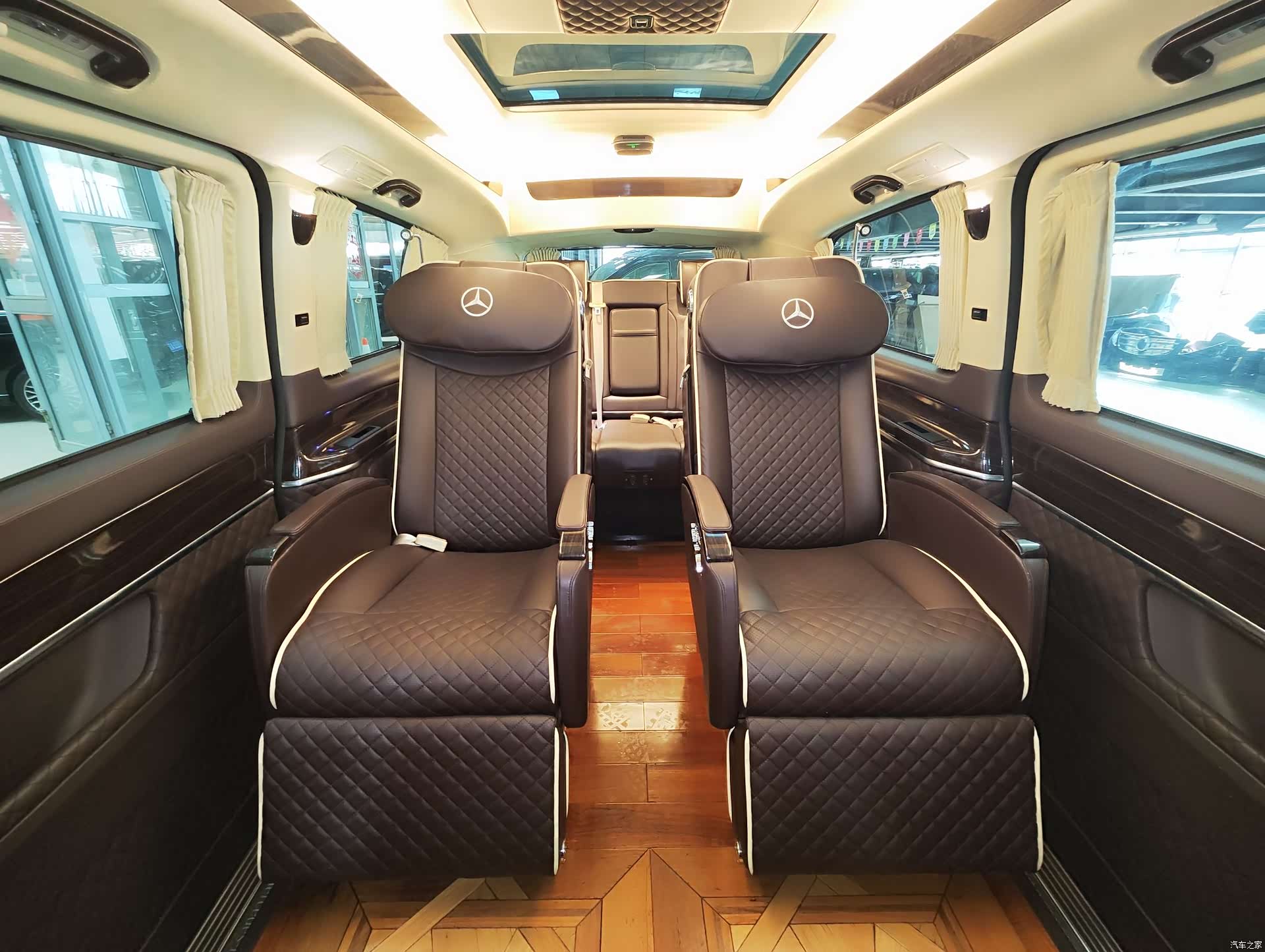 Mercedes-Benz V-Class, 2018 8