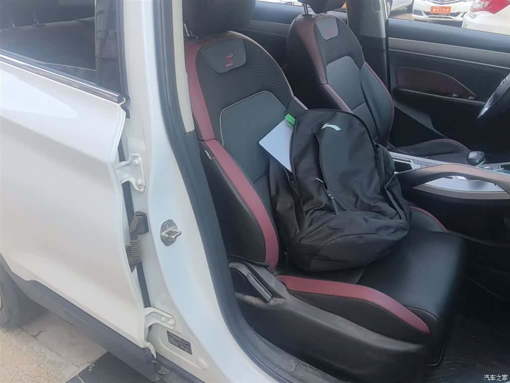 Geely Coolray, 2022 25