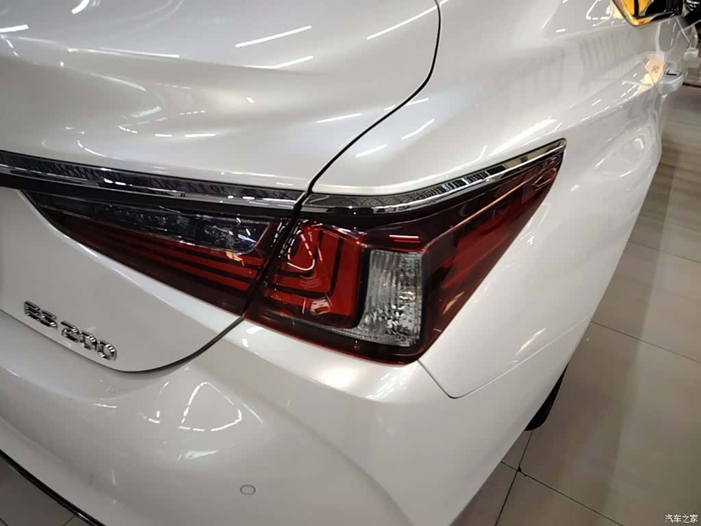 Lexus ES, 2020 8