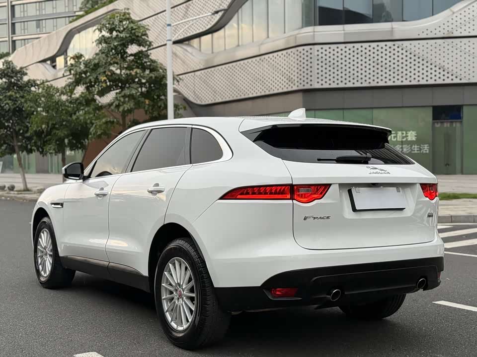 Jaguar F-PACE Jaguar F-PACE