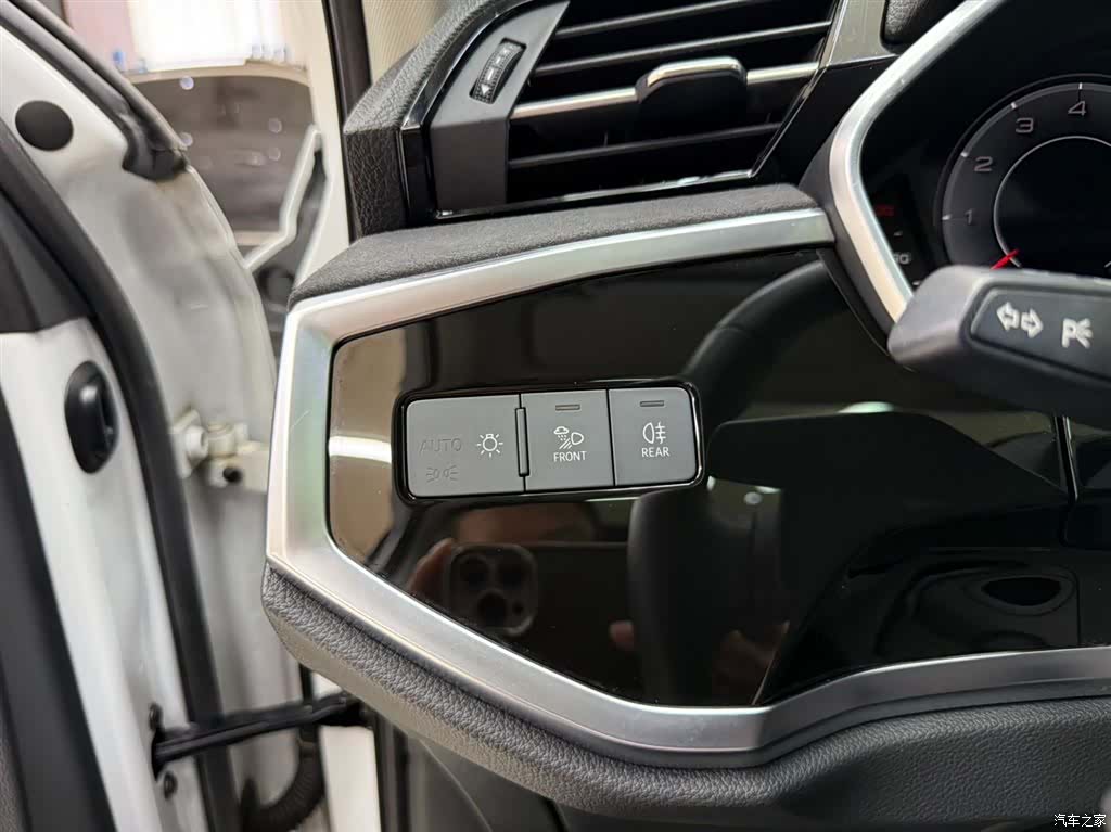 Audi Q3, 2023 9