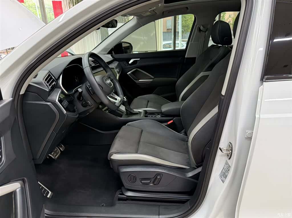 Audi Q3, 2023 16