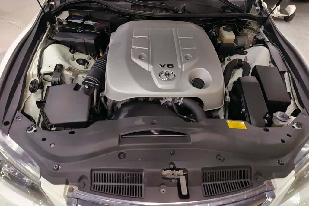 Toyota 2.5V, 2013 10