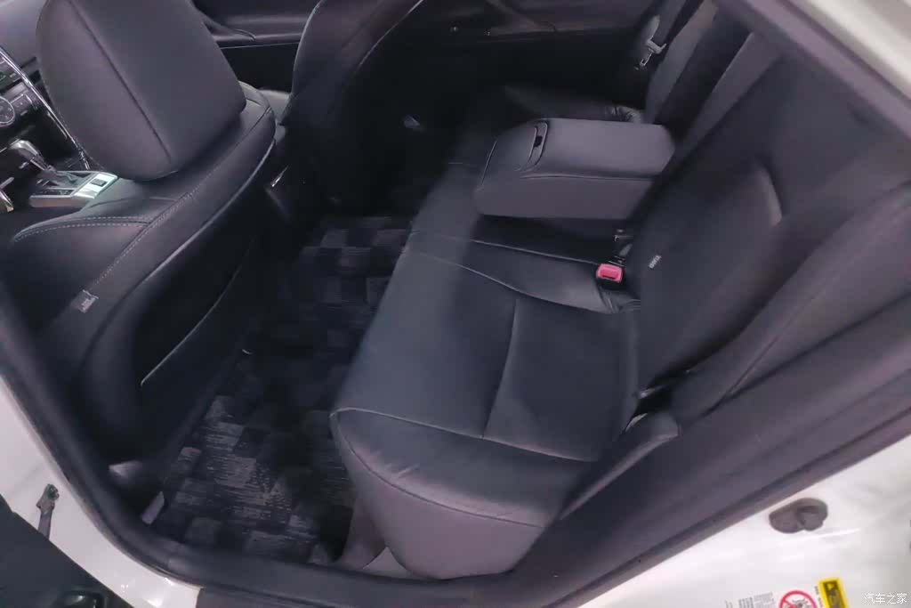 Toyota 2.5V, 2013 11