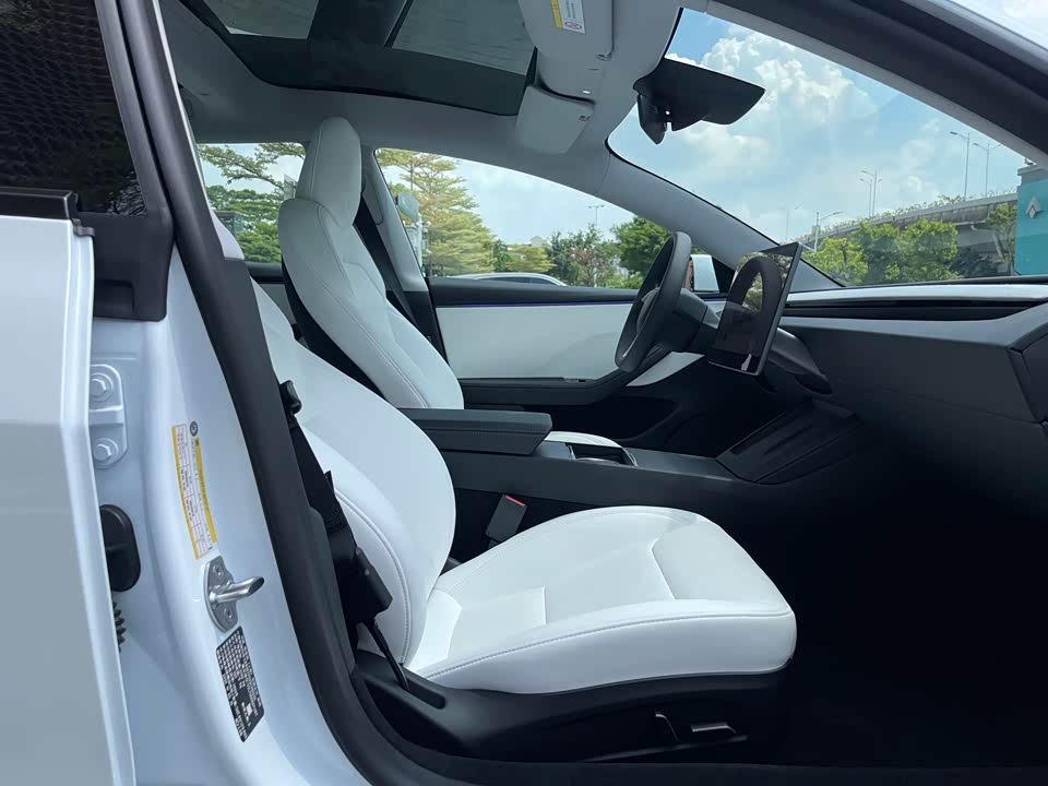 Tesla Model 3 Tesla Model 3