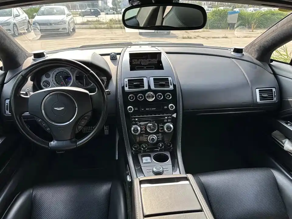 Aston Martin Rapide Aston Martin Rapide