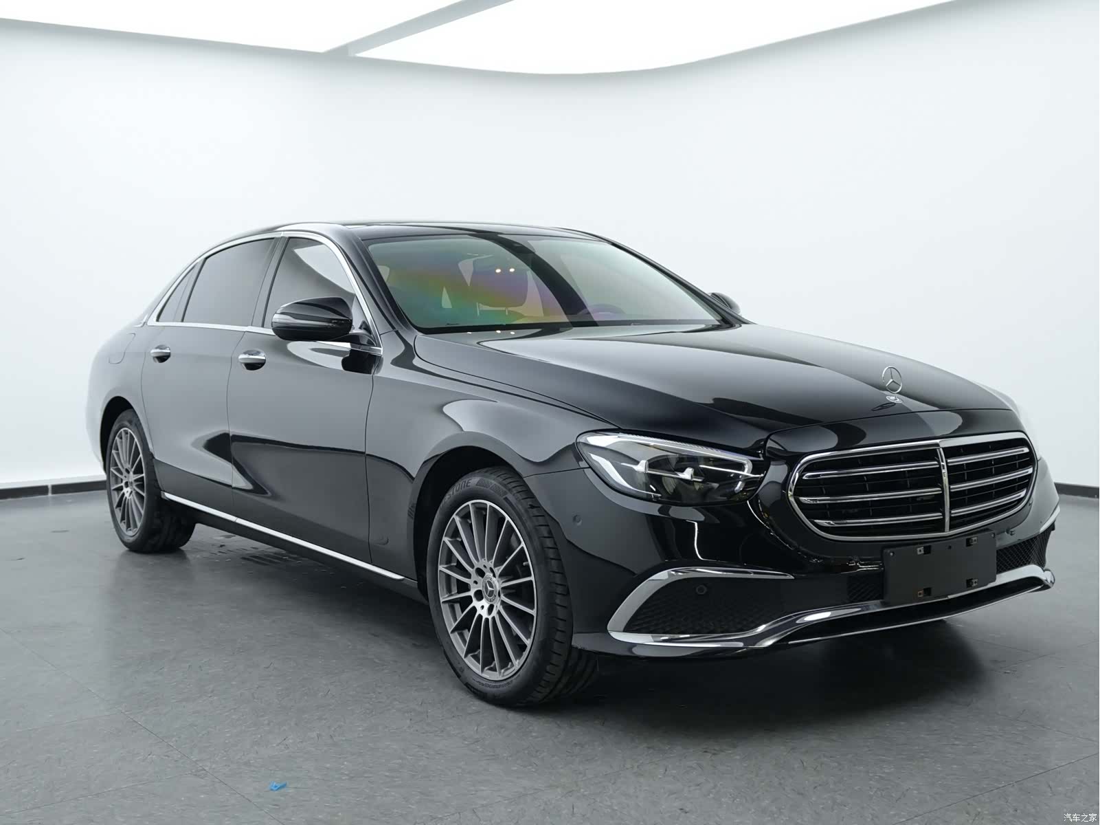 Mercedes-Benz E-Class, 2022 3