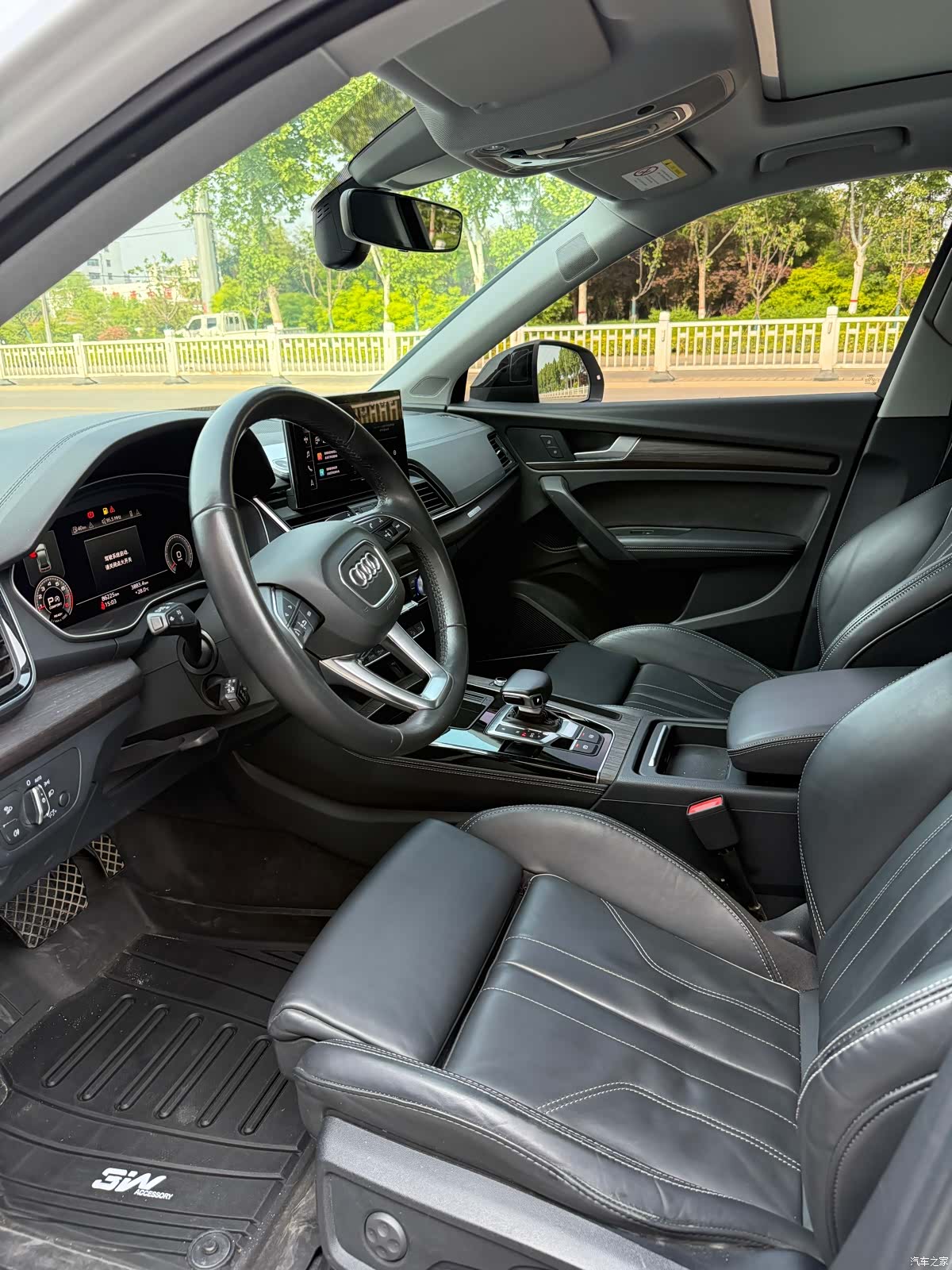 Audi Q5L, 2021 11