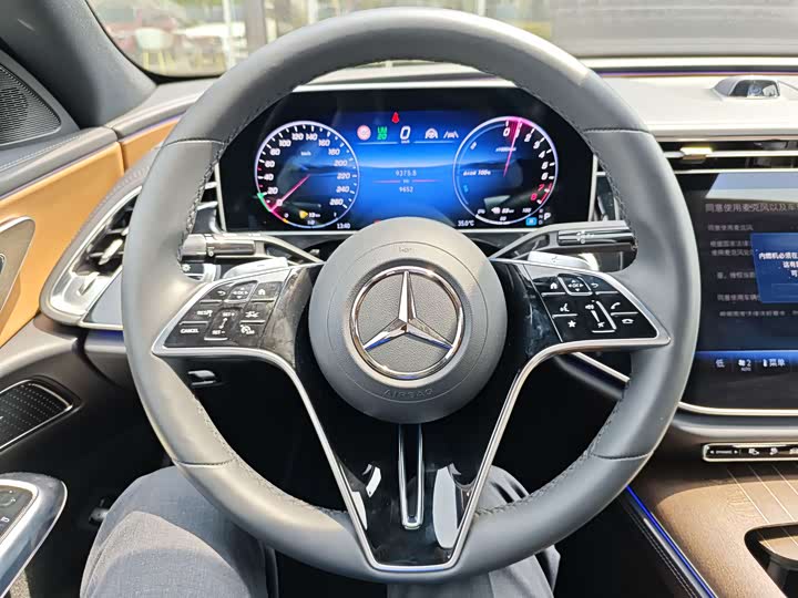 Mercedes-Benz E-Class, 2024 года фото 12