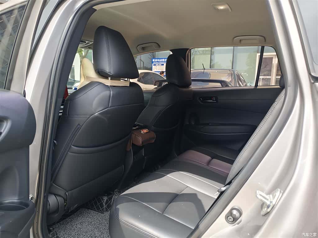 Toyota Corolla, 2025 все фото