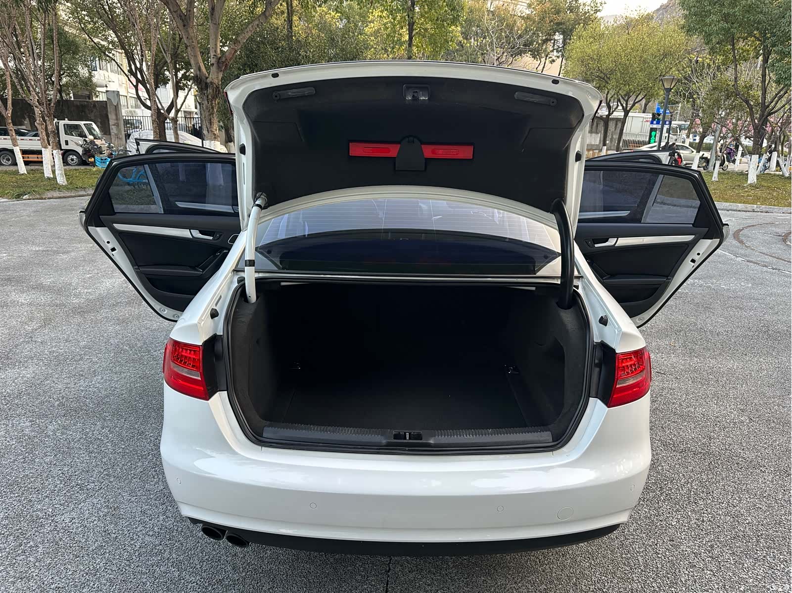 Audi A4L, 2016 11