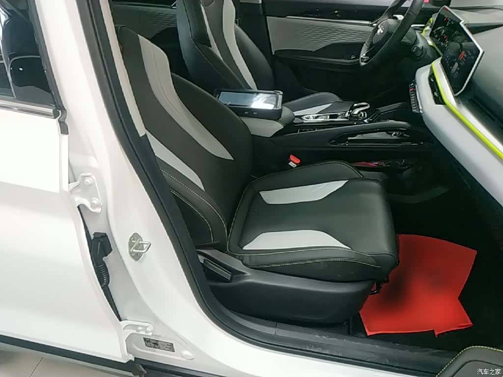 Geely Coolray, 2024 25
