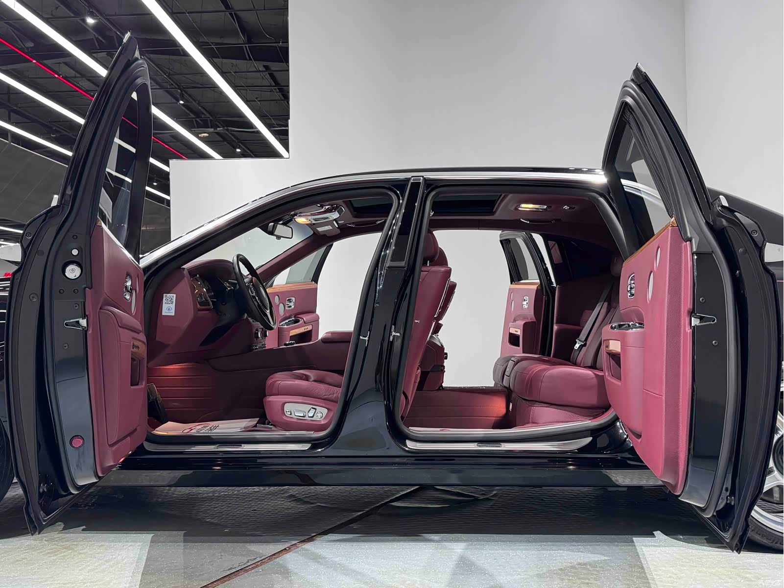 Rolls-Royce Ghost, 2018 17