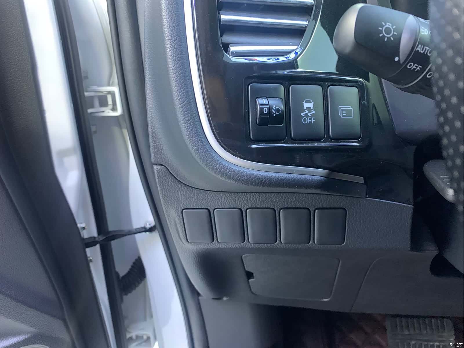 Mitsubishi Outlander, 2022 все фото