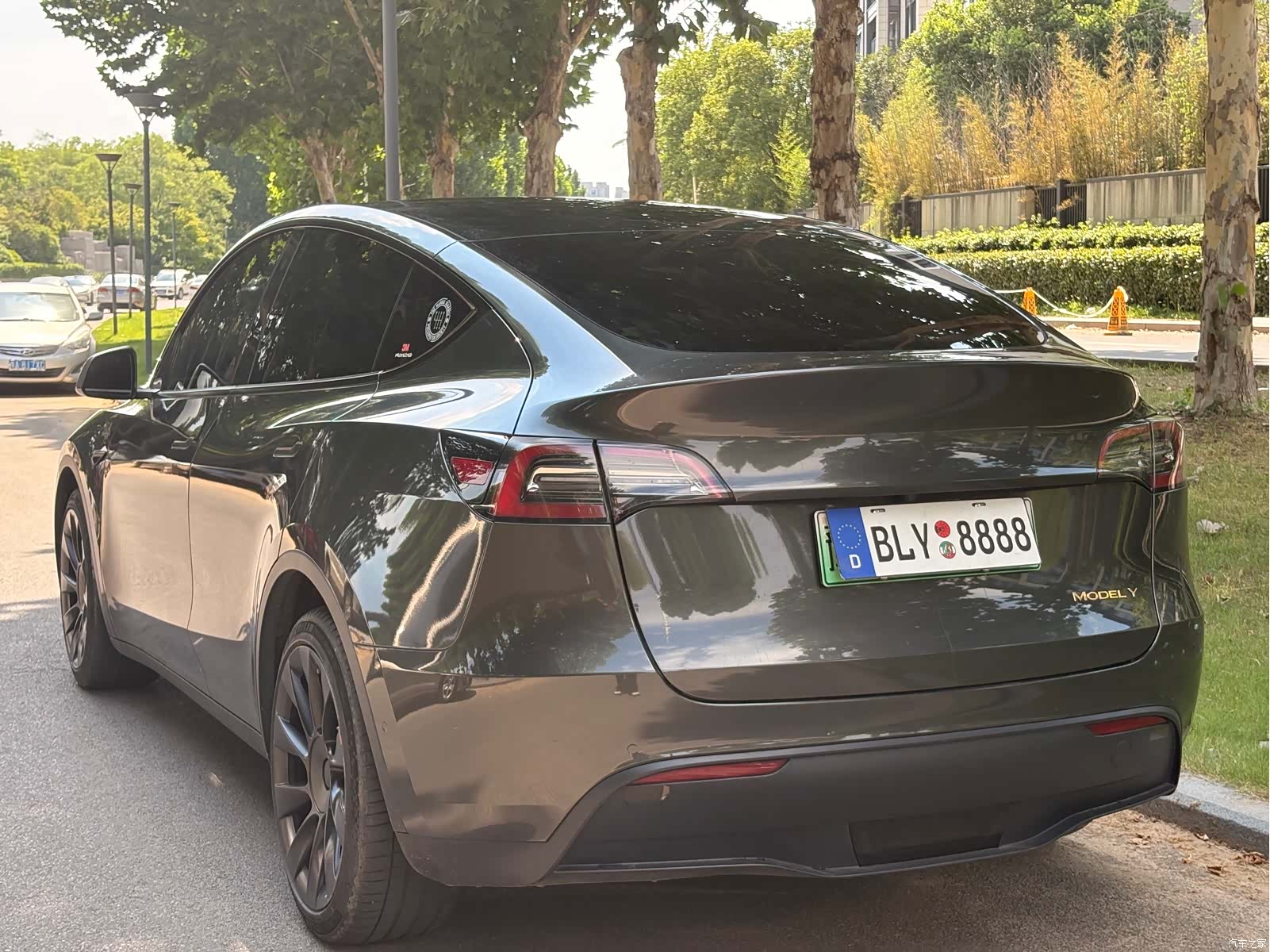 Tesla Model Y, 2021 11