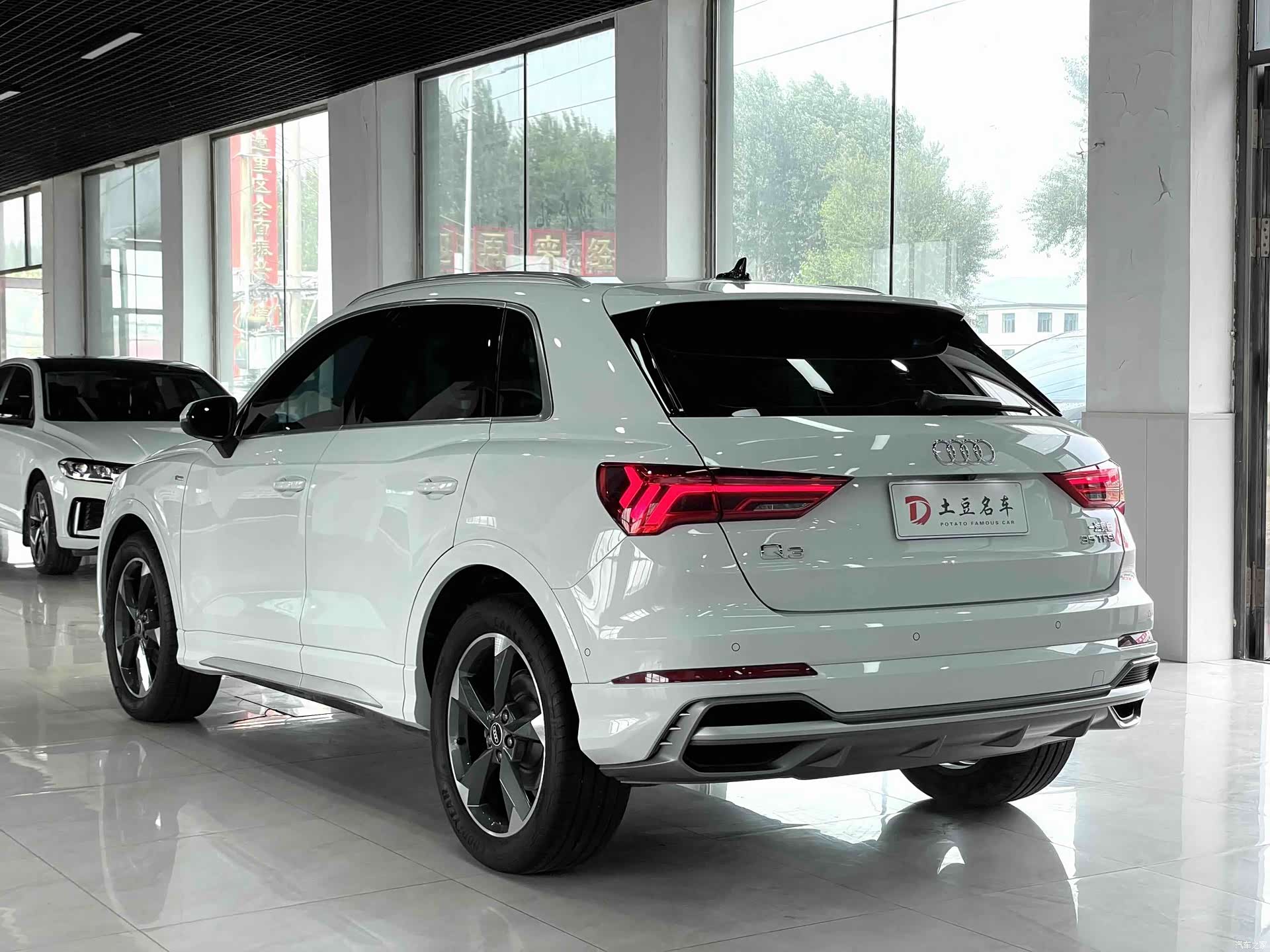 Audi Q3, 2022 4