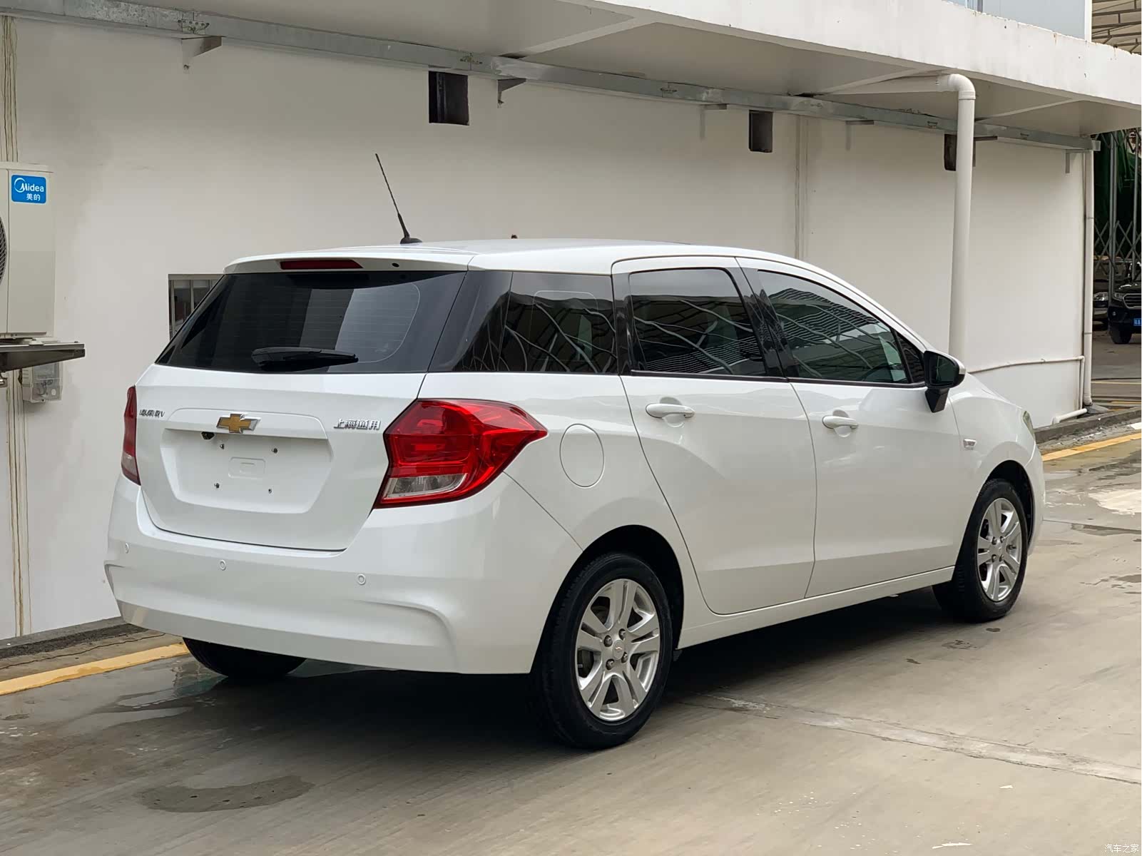 Chevrolet RV, 2016 18