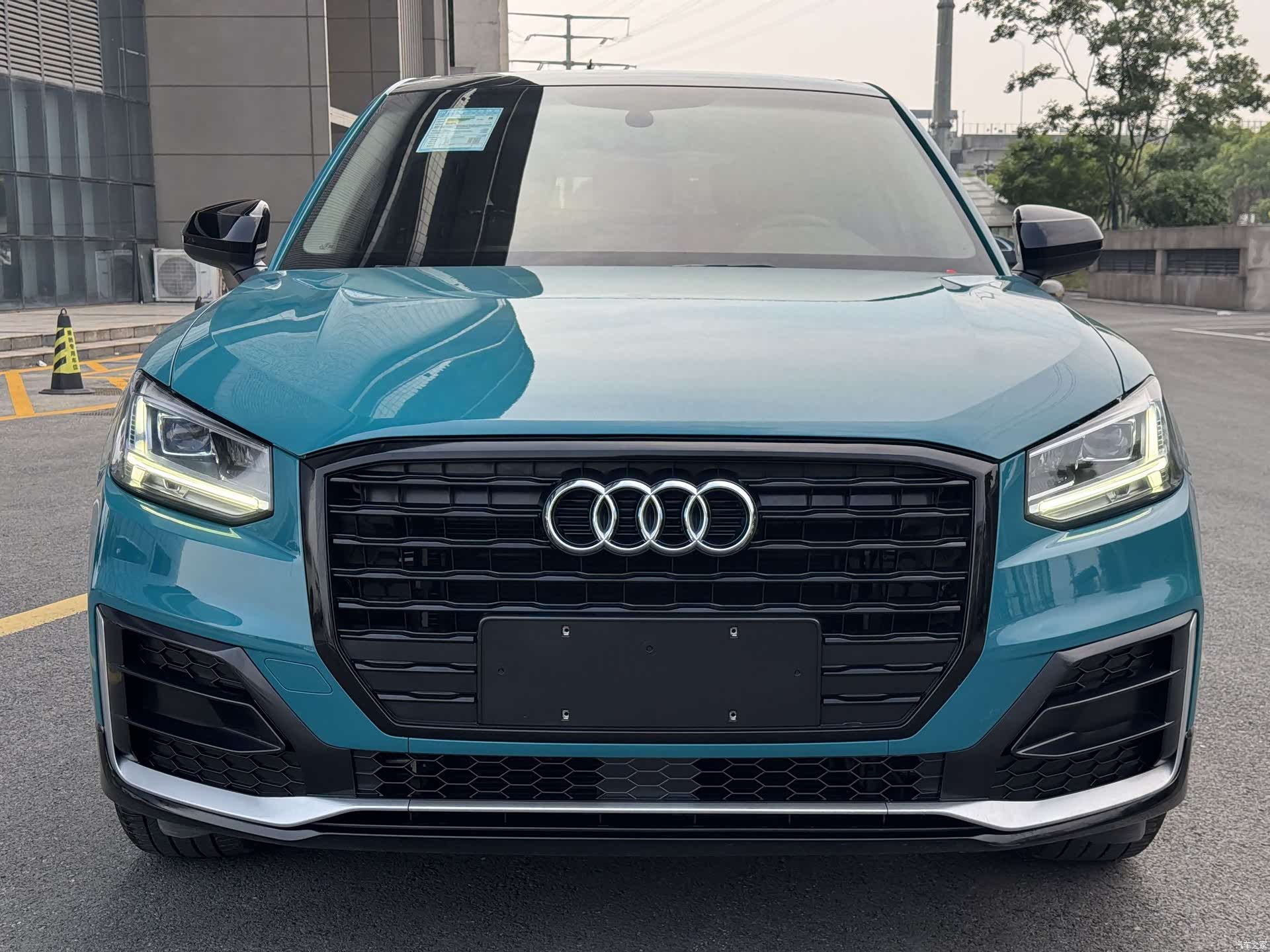 Audi Q2L, 2020 все фото