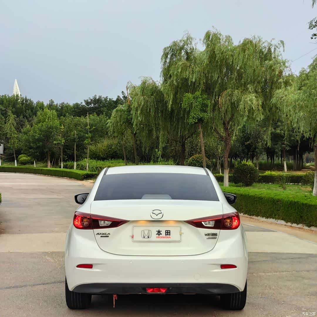 Mazda Mazda3, 2016 15
