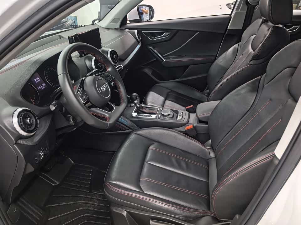 Audi Q2L