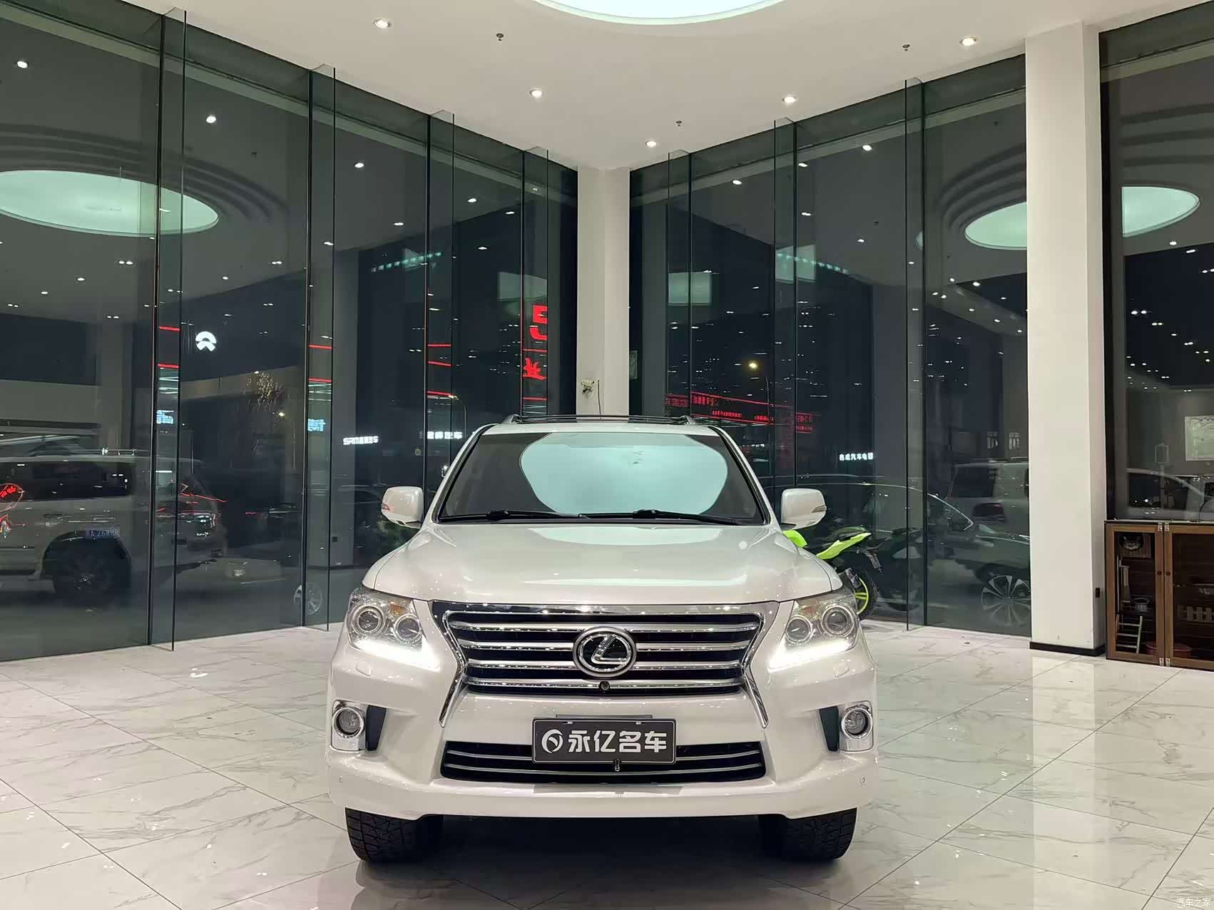 Lexus LX, 2012 2