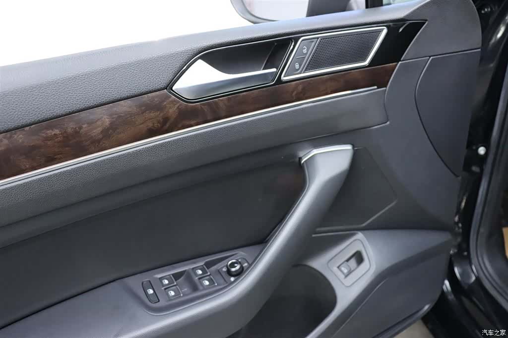 Volkswagen Magotan, 2019 14