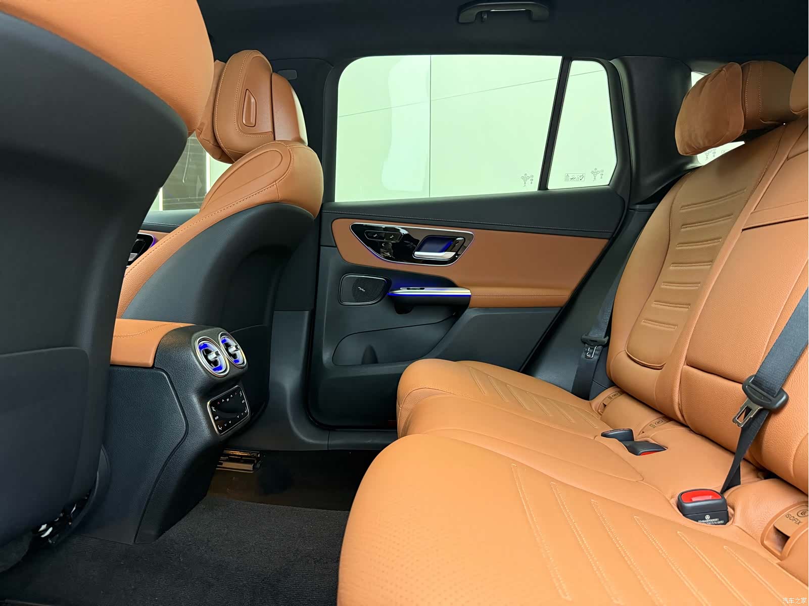 Mercedes-Benz GLC, 2025 10