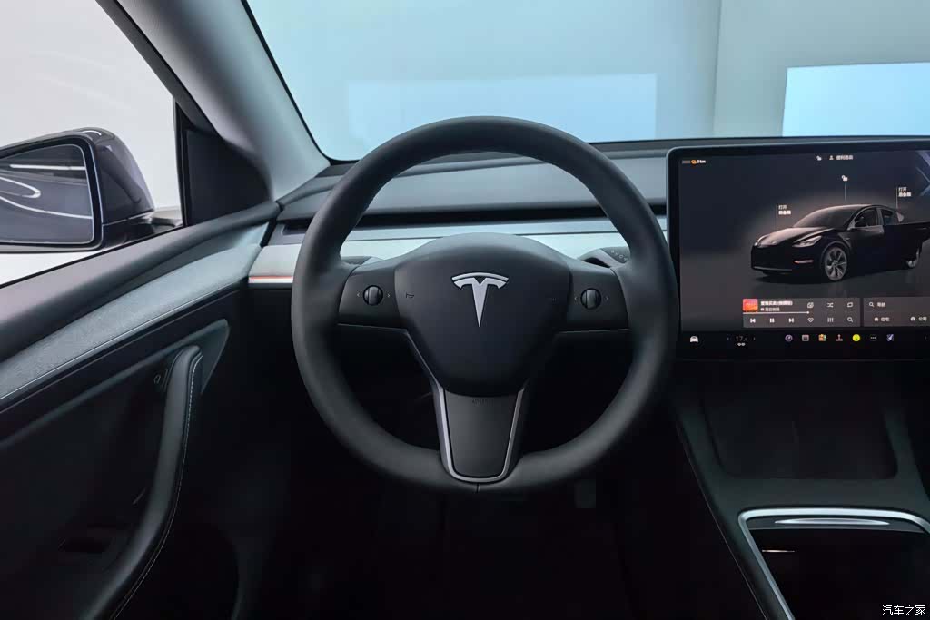 Tesla Model Y, 2024 15