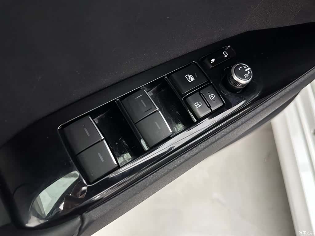 Toyota Camry, 2024 24