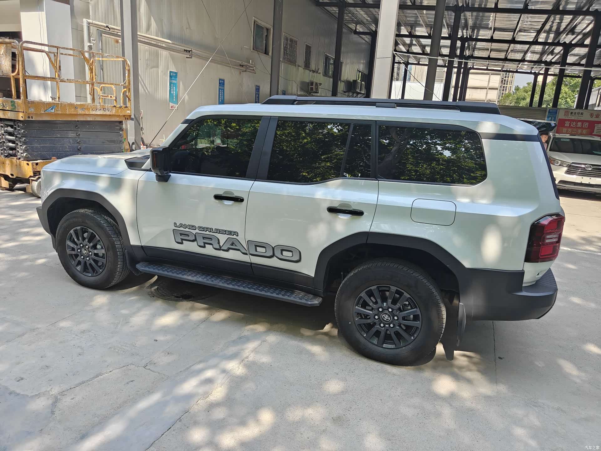 Toyota Prado, 2025 11