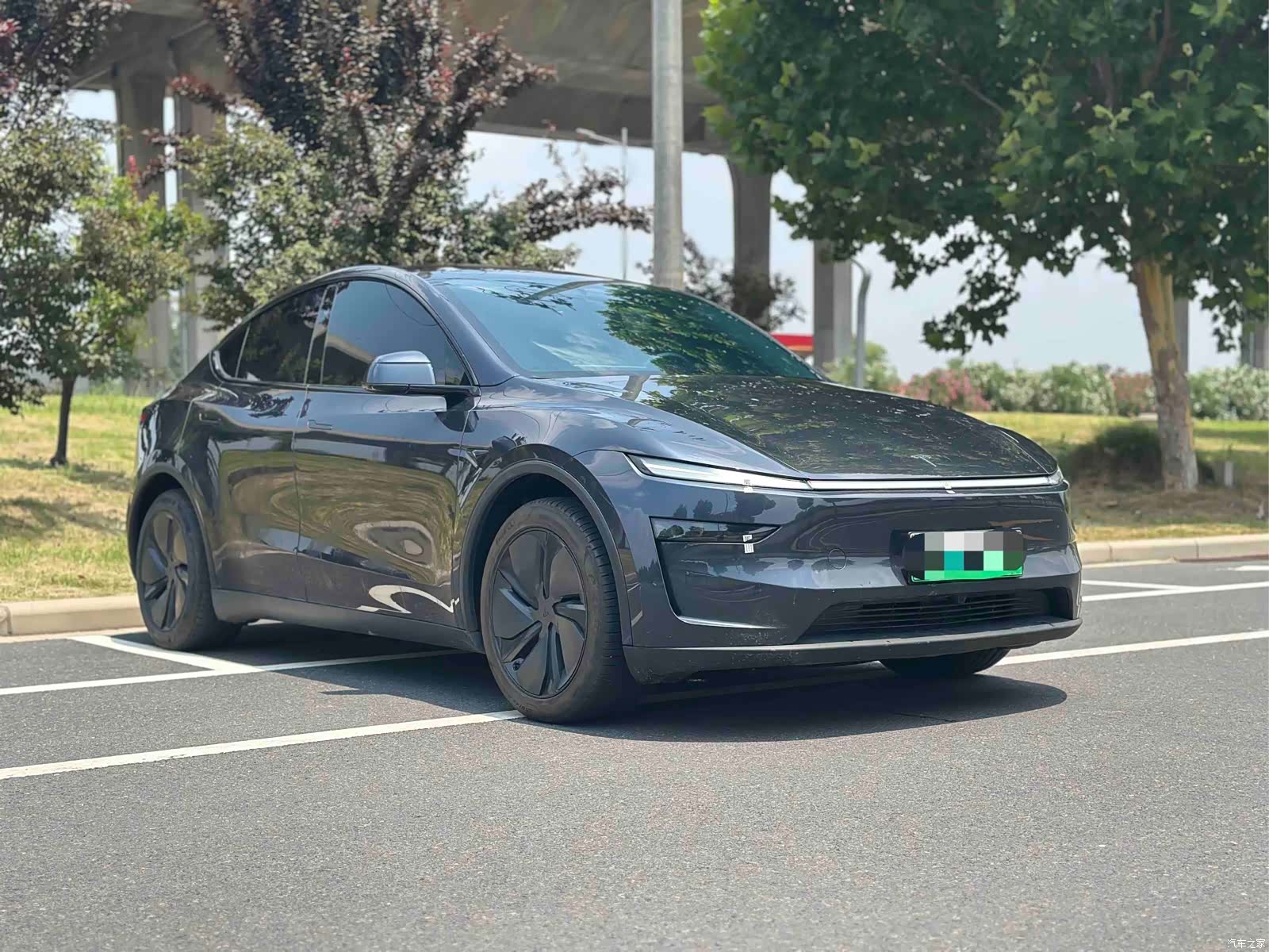 Tesla Model Y, 2025 3