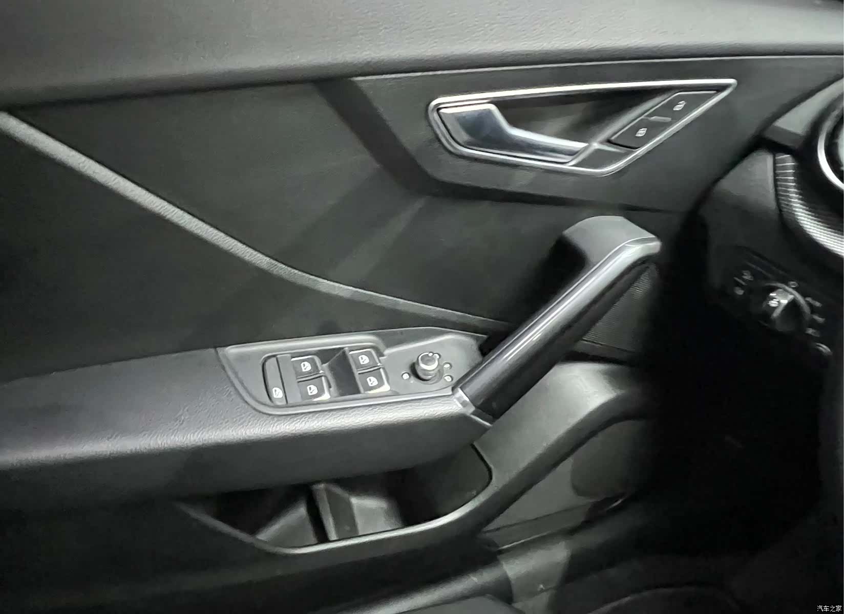 Audi Q2L, 2021 14