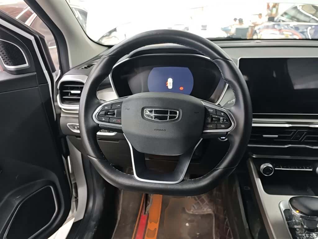 Geely Coolray, 2023 11