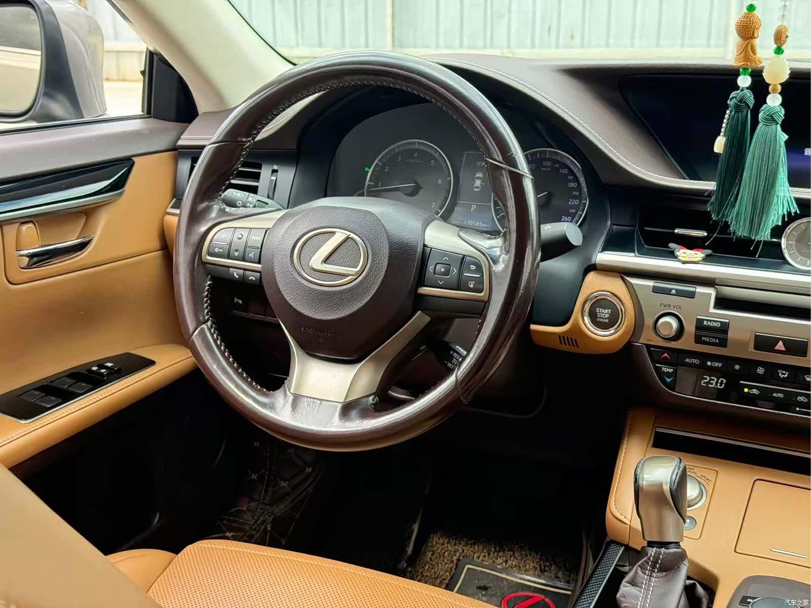 Lexus ES, 2017 9