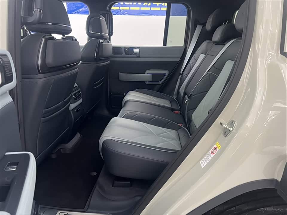 BYD Leopard 5 BYD Leopard 5
