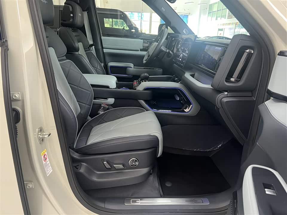BYD Leopard 5 BYD Leopard 5