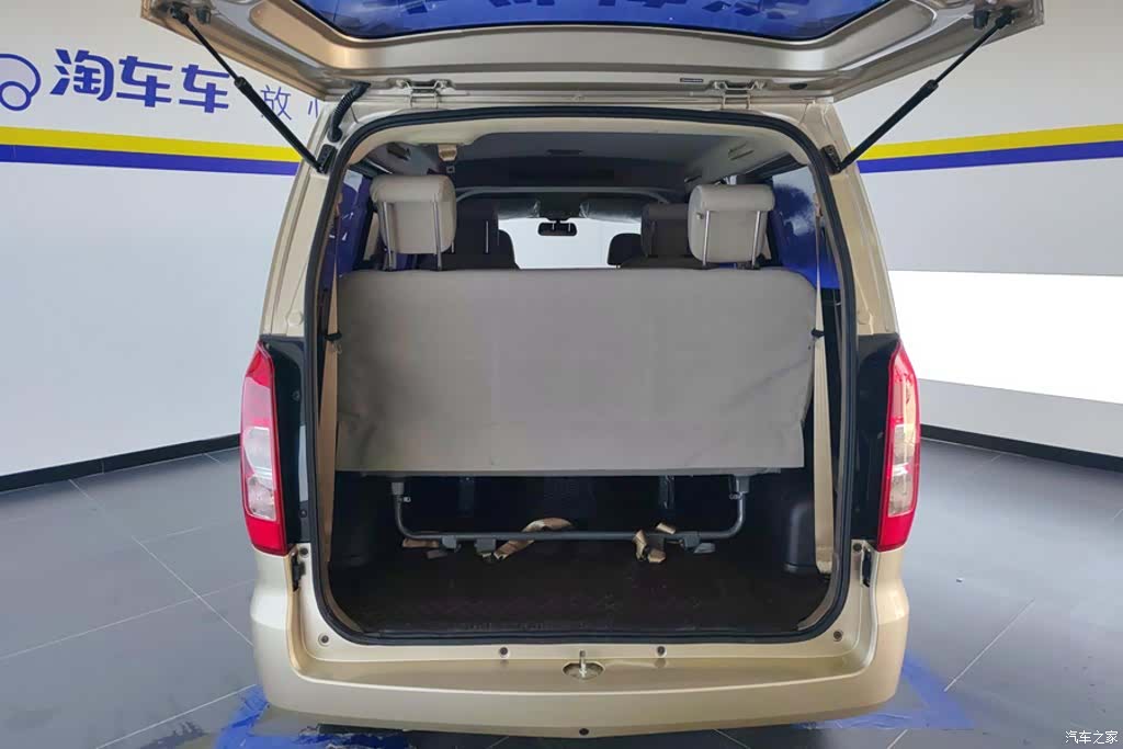 Wuling Hongguang, 2022 4
