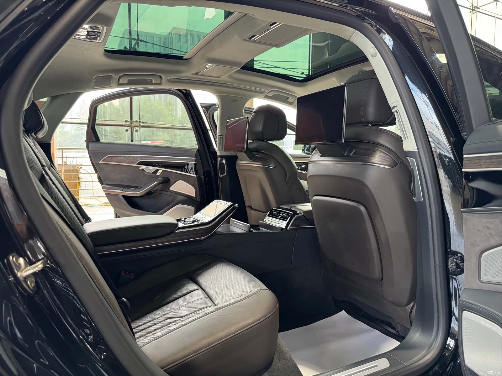Audi A8L, 2021 34