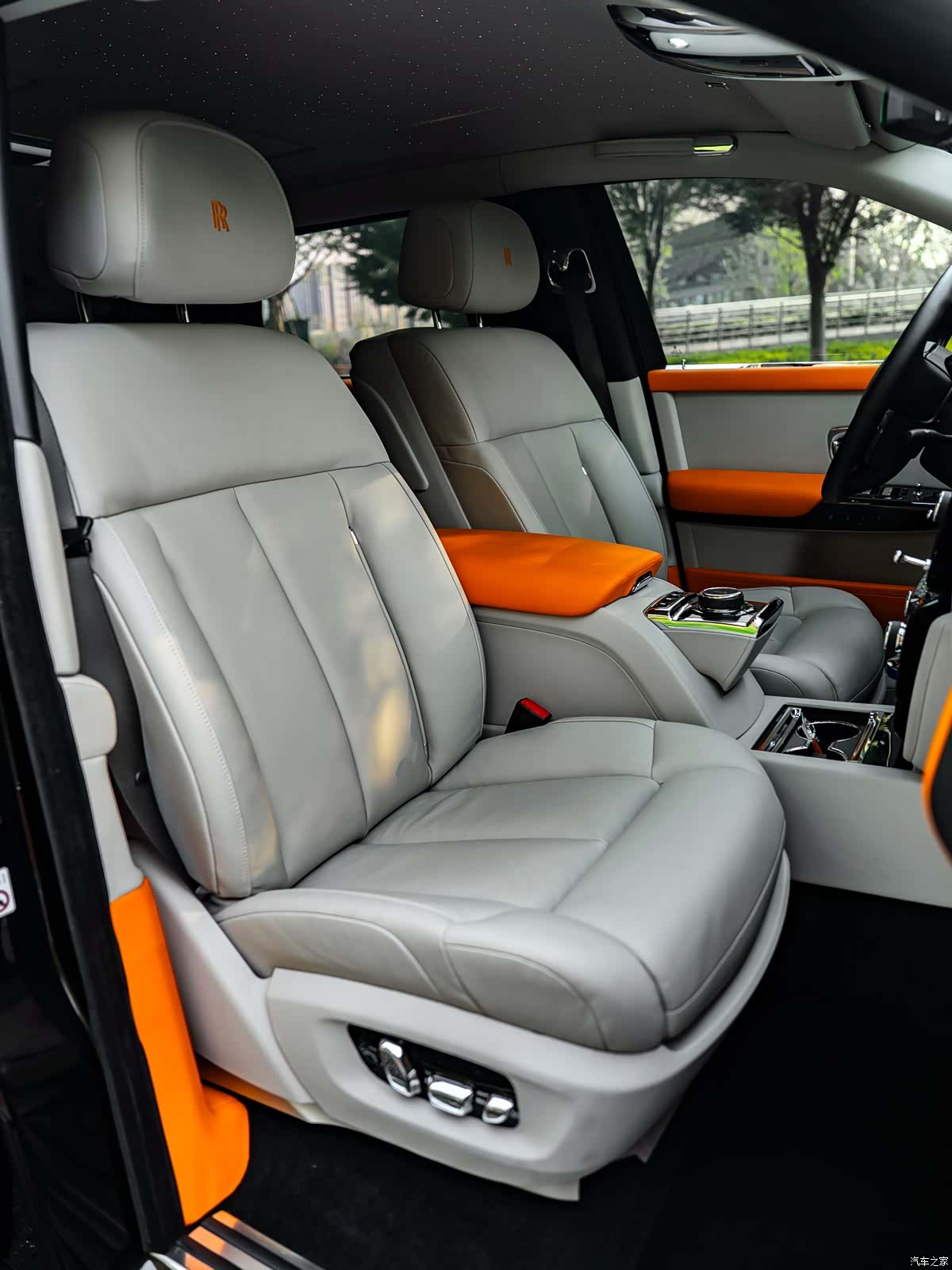 Rolls-Royce Phantom, 2023 7