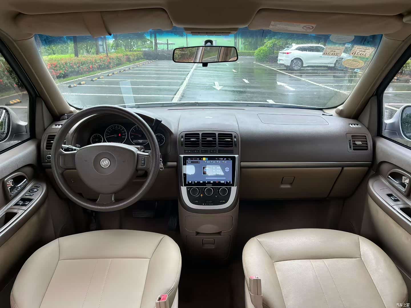 Buick GL8, 2013 8