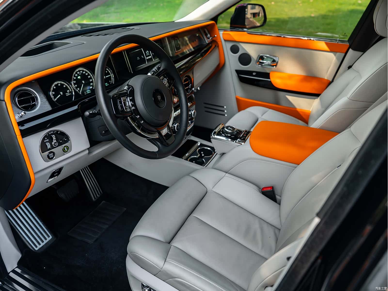 Rolls-Royce Phantom, 2023 12