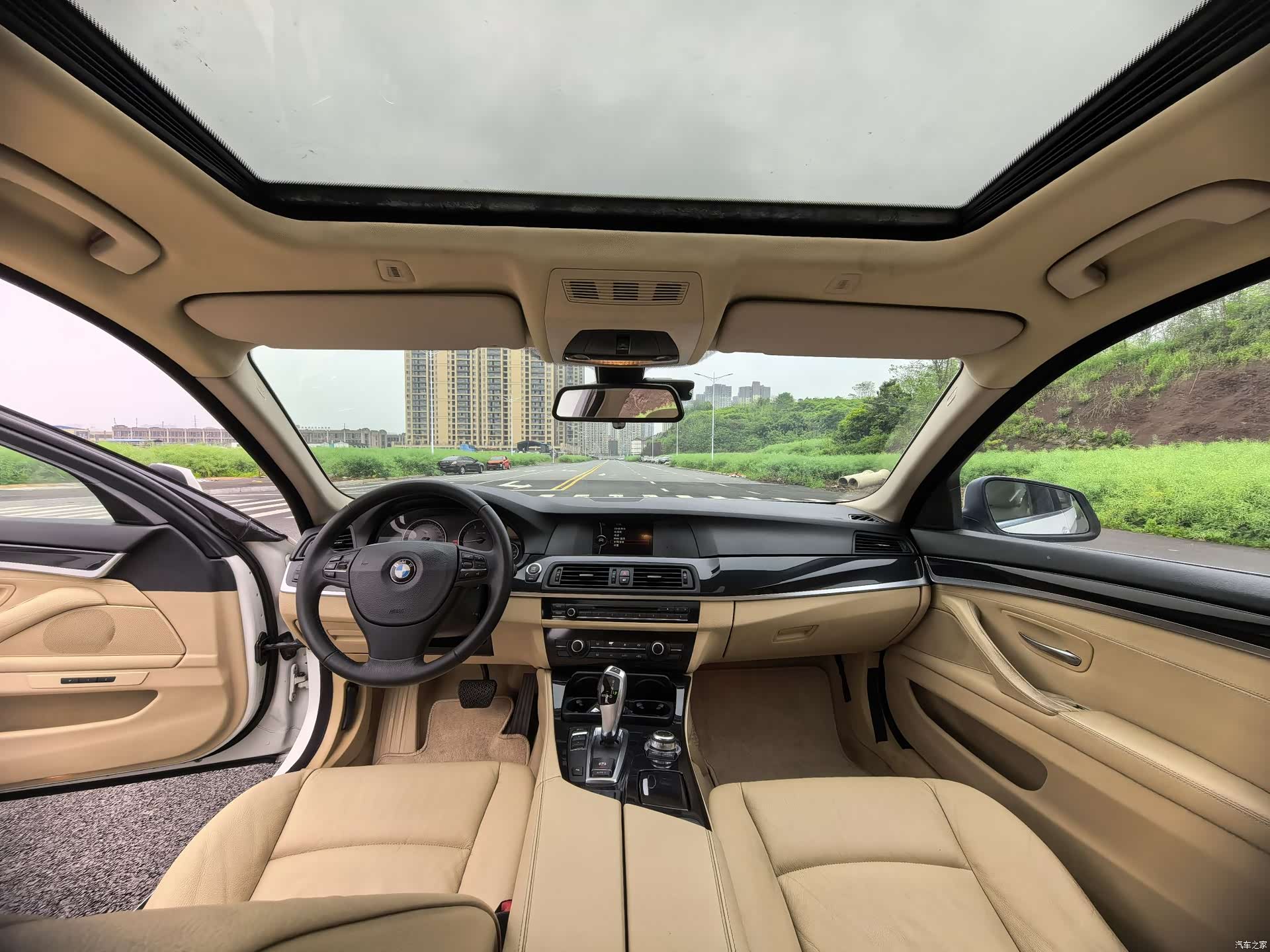 BMW 5 Series, 2012 11