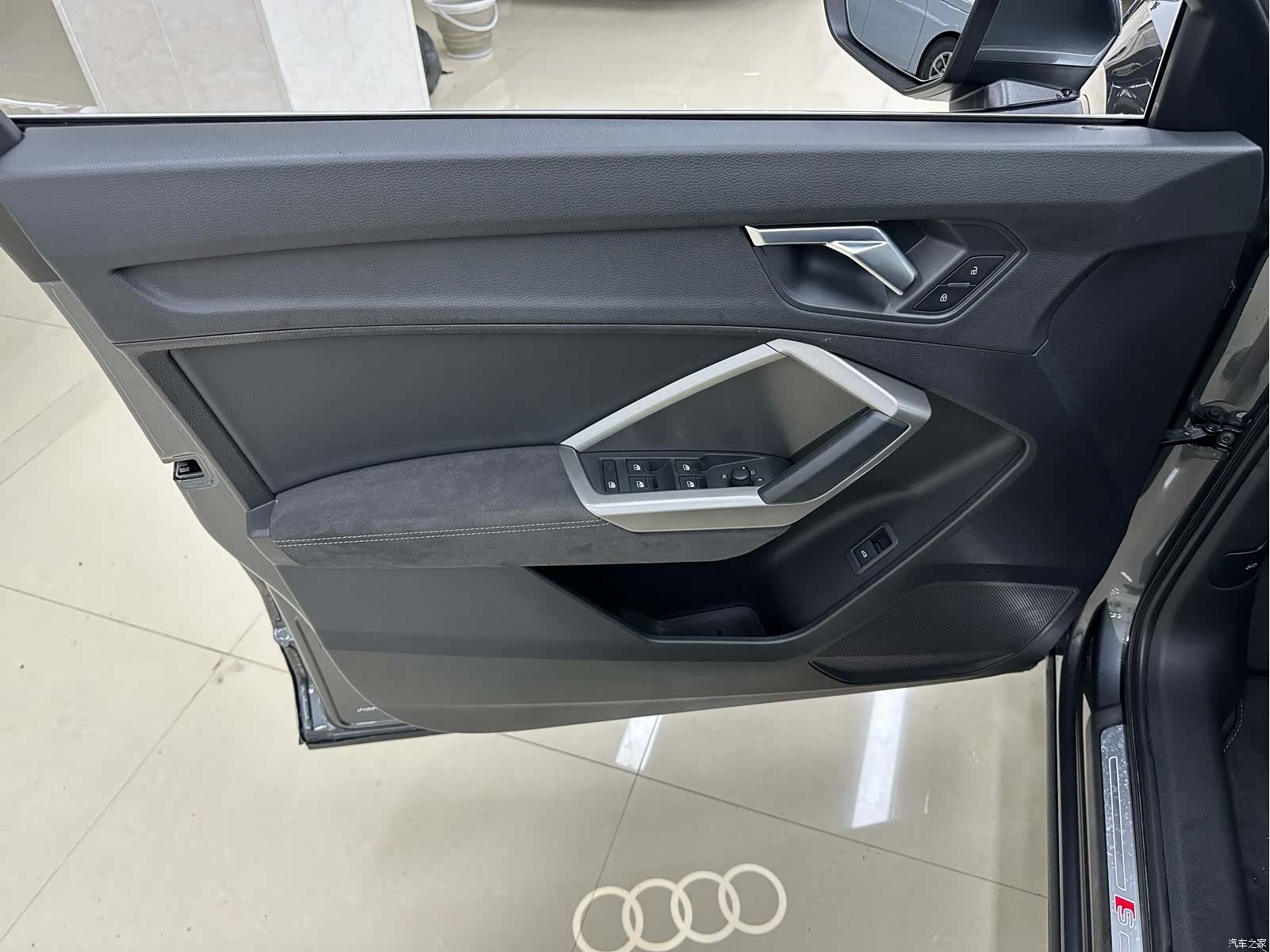 Audi Q3, 2022 11