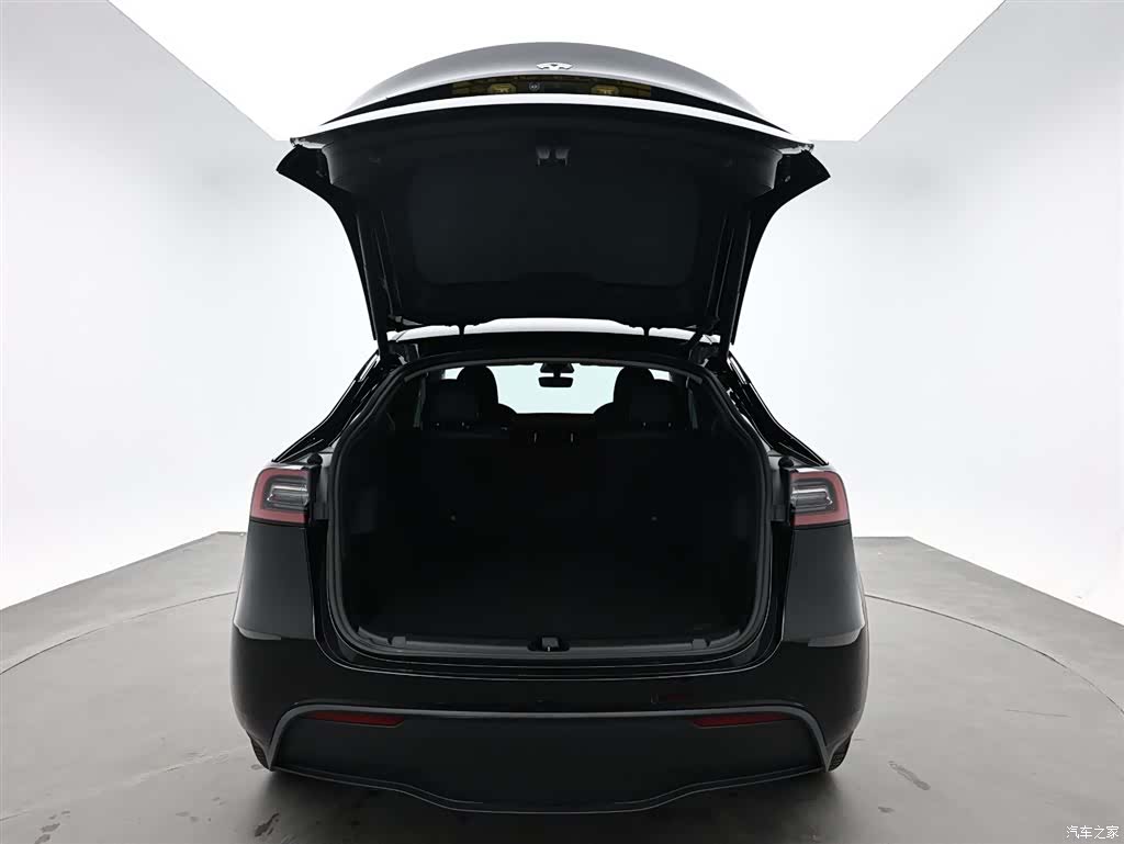Tesla Model Y, 2022 12