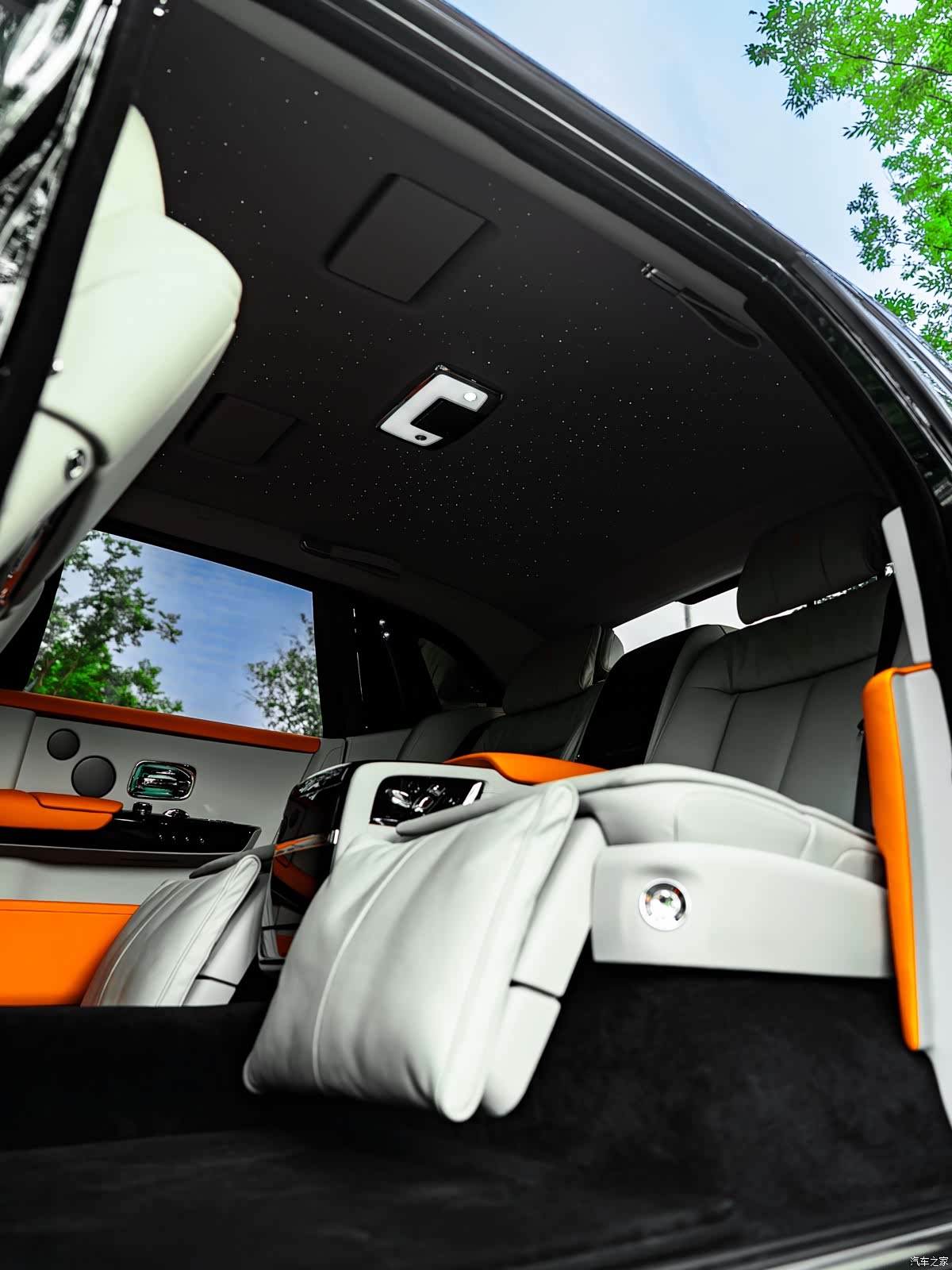 Rolls-Royce Phantom, 2023 24